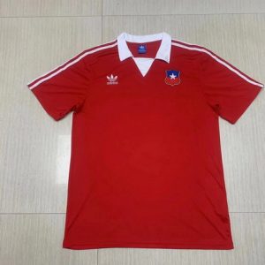 82 Chile home