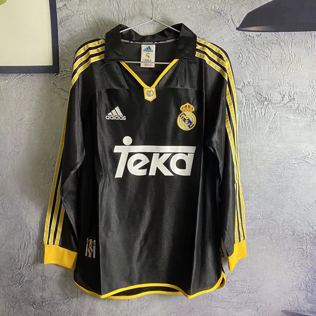 Long sleeves: 99-01 Real Madrid away