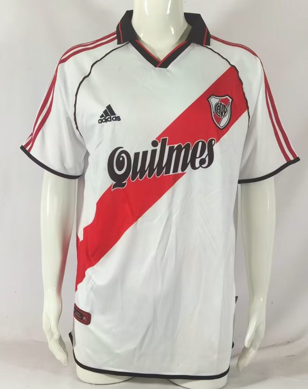 00-01 River Plate Home