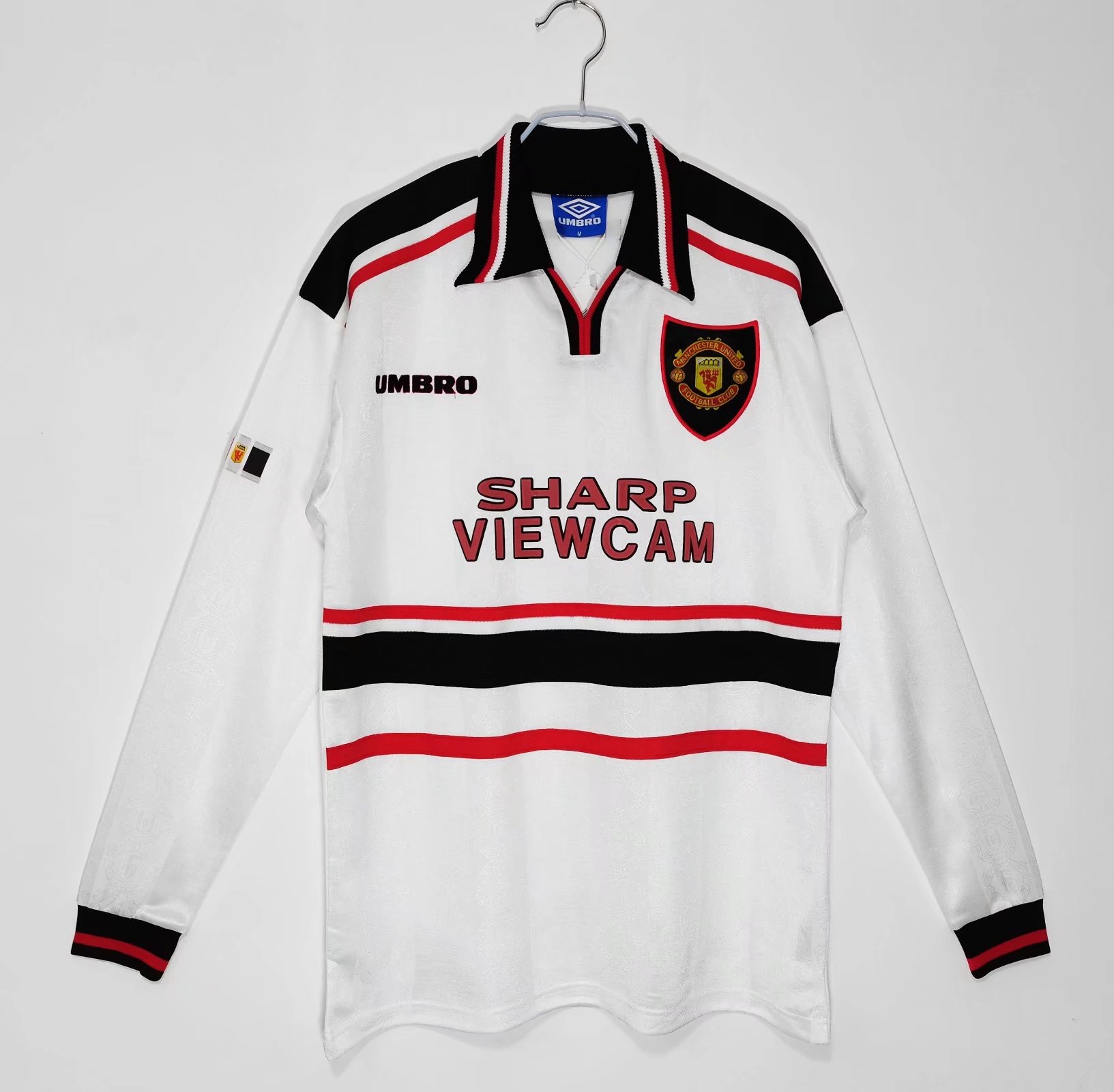 Long sleeves: 1998/99 Manchester United away