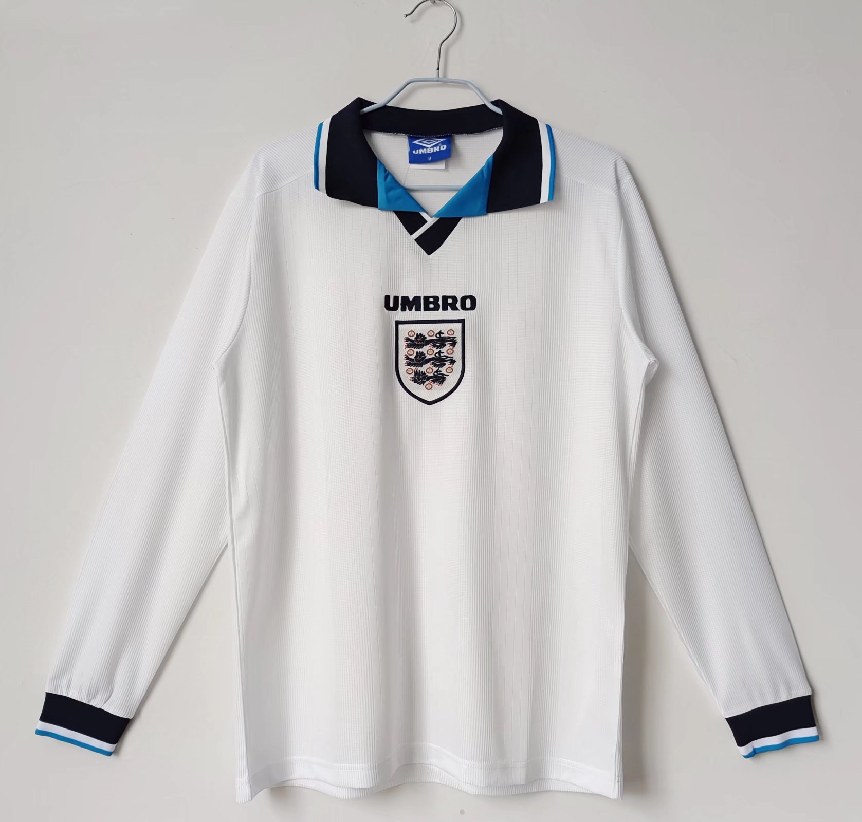 Long sleeves: England home in 1996