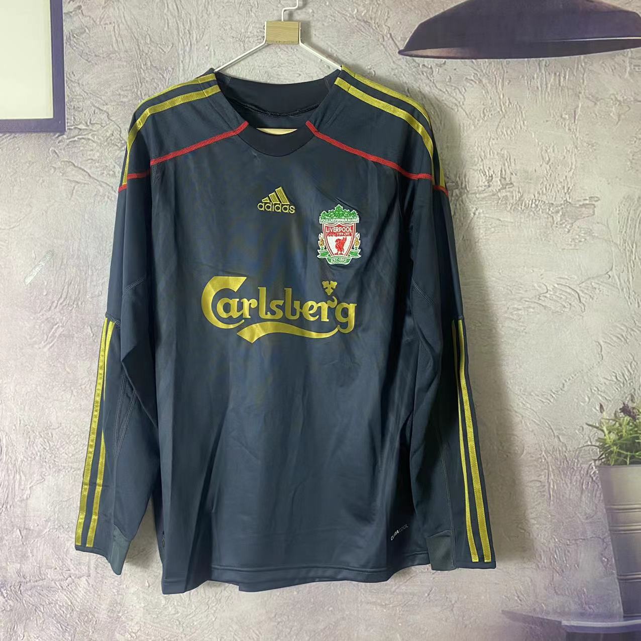 09/10 Liverpool away long sleeves - grey