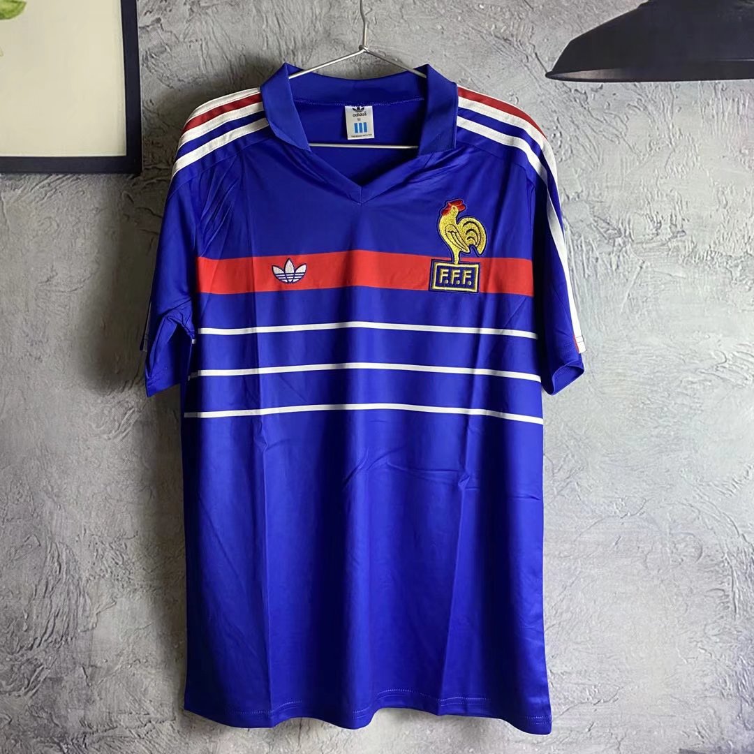 84-86 France home