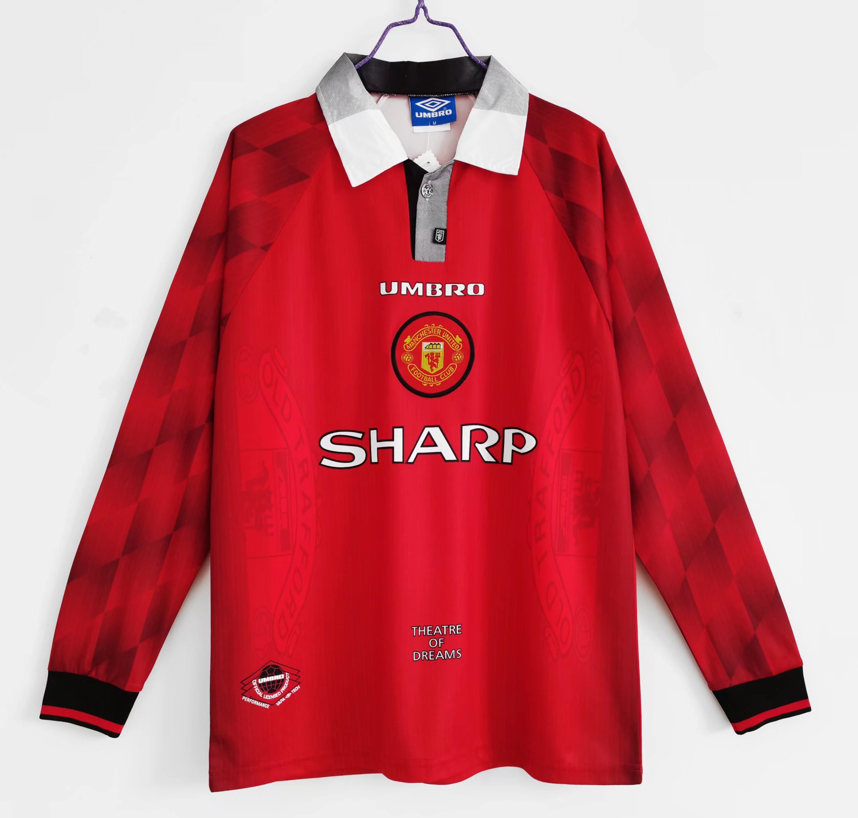 Long sleeves: 1996/97 Manchester United home