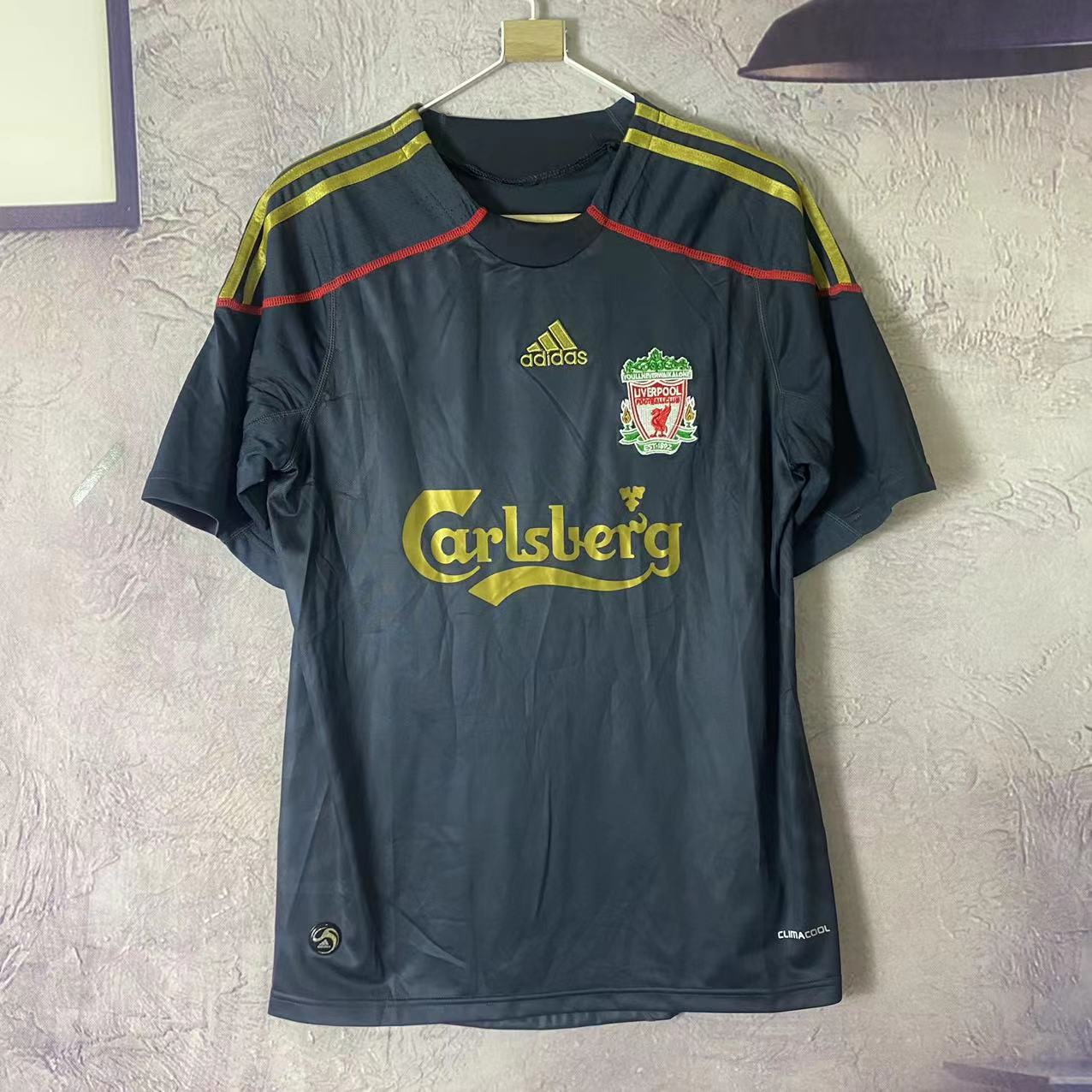 09/10 Liverpool away short sleeves - grey