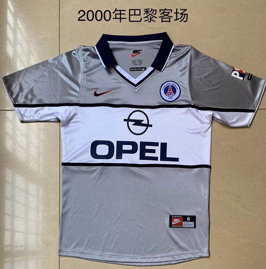 2000 Paris away