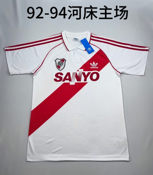 92-94 River Plate Home