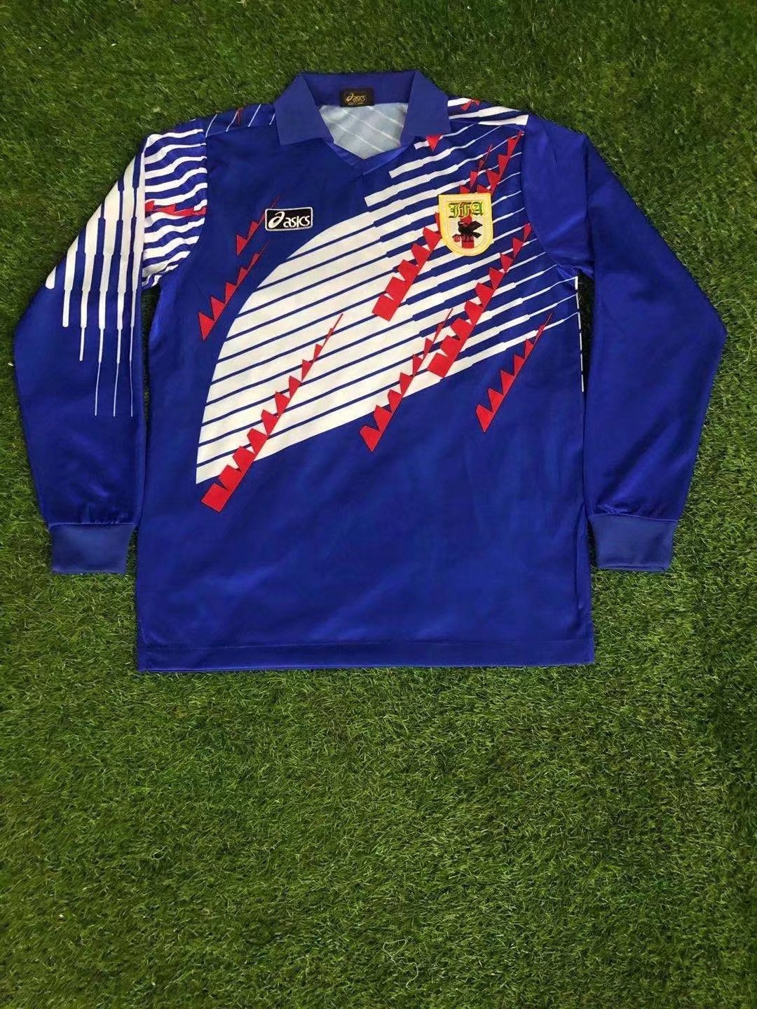 Long sleeves: 1995 Japan home
