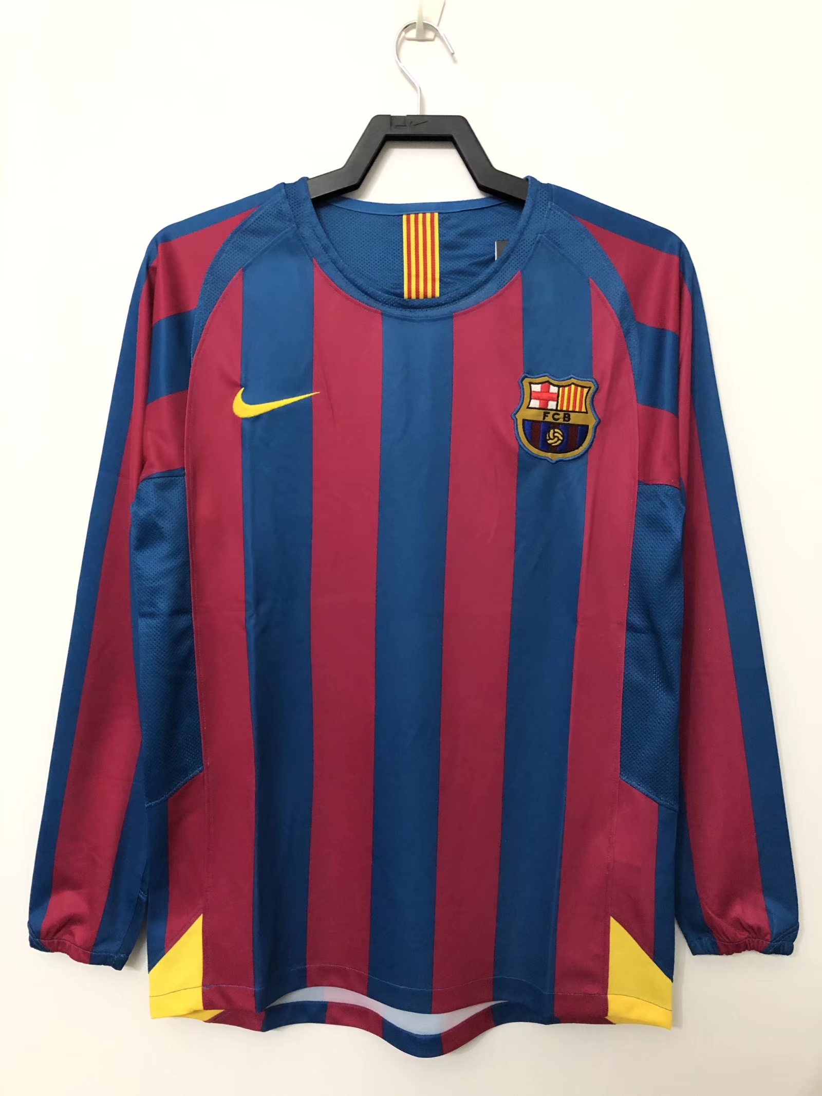 05/06 Barcelona home long sleeves