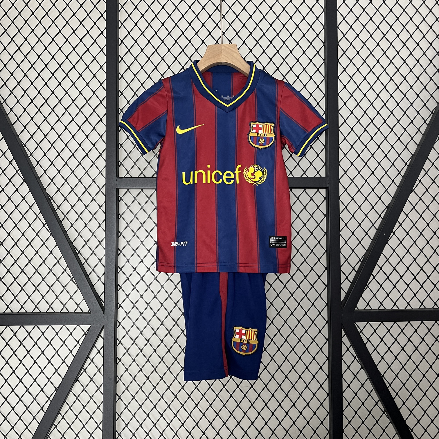 kids Barcelona 09/10 home