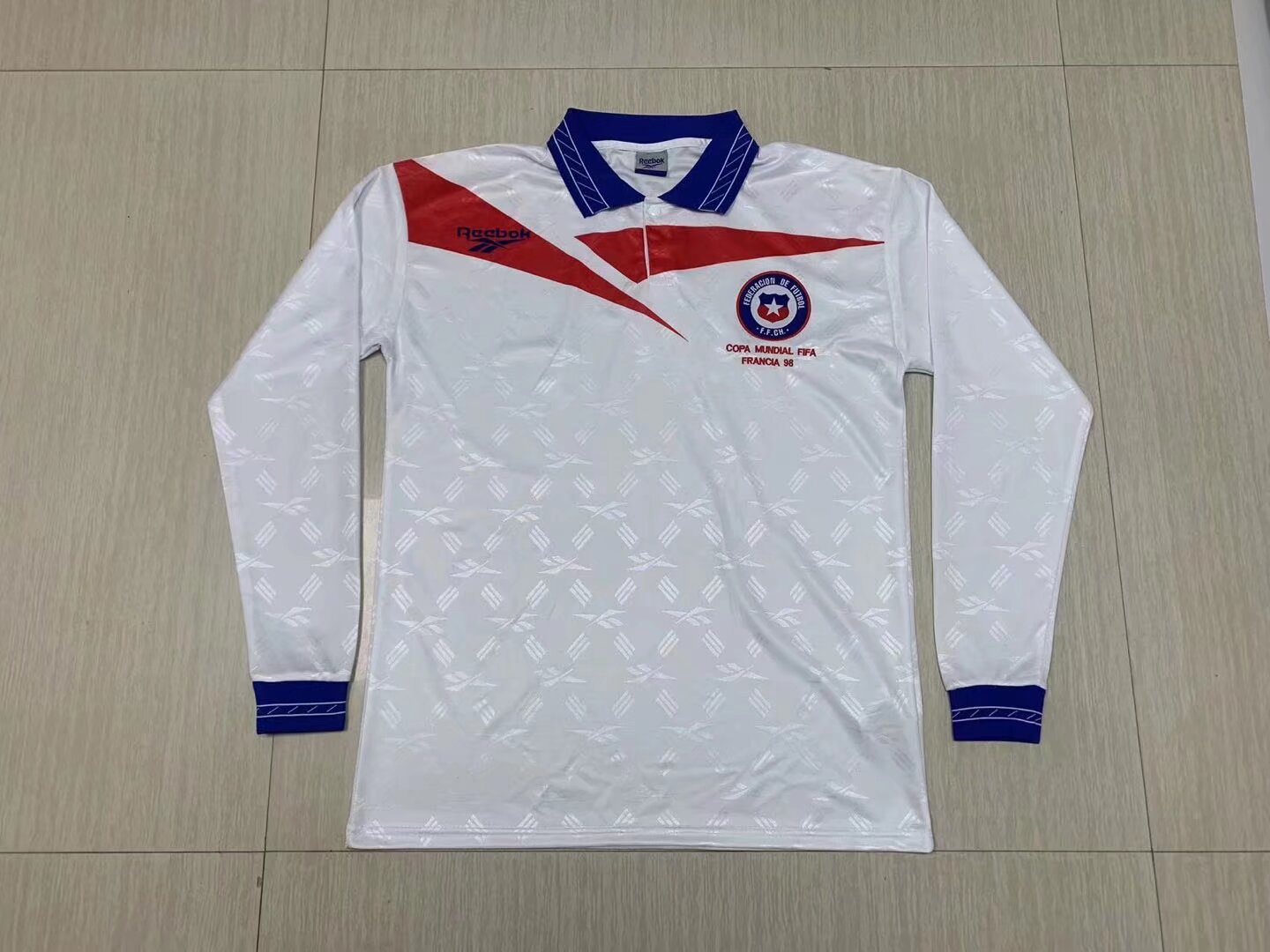 Long sleeves 98 Chile away