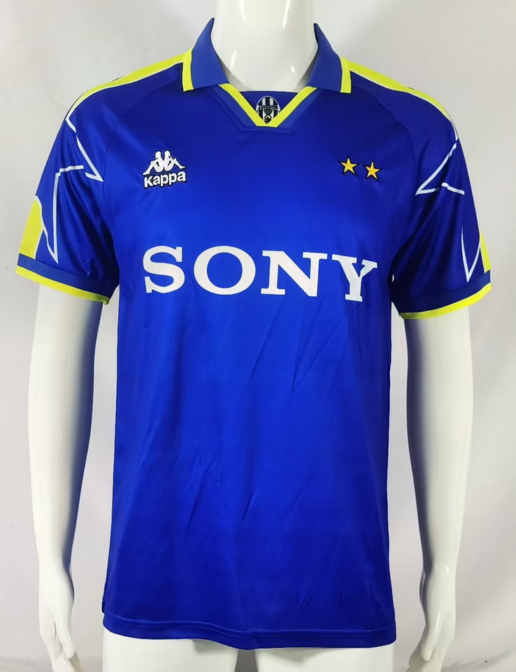 96-97 Juventus away