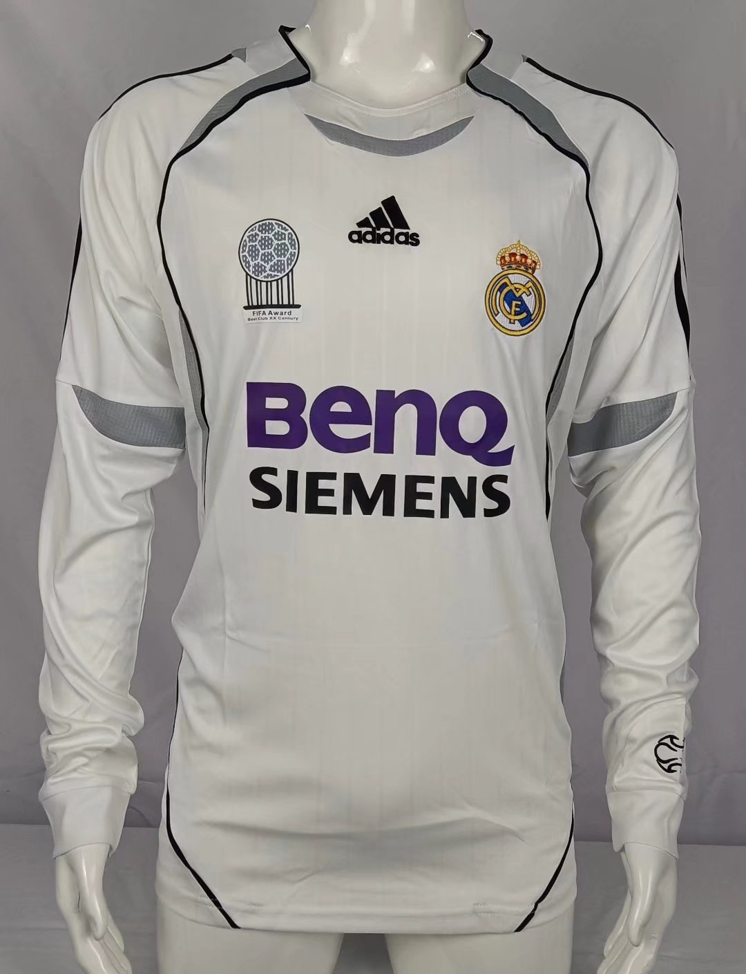 Long sleeves: 06 Real Madrid home