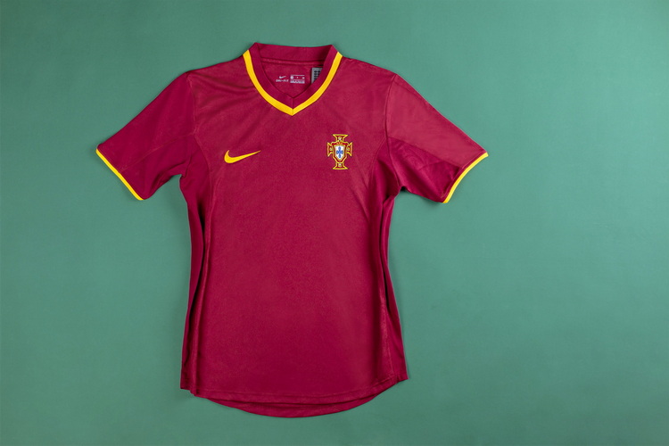 2000 Portugal home