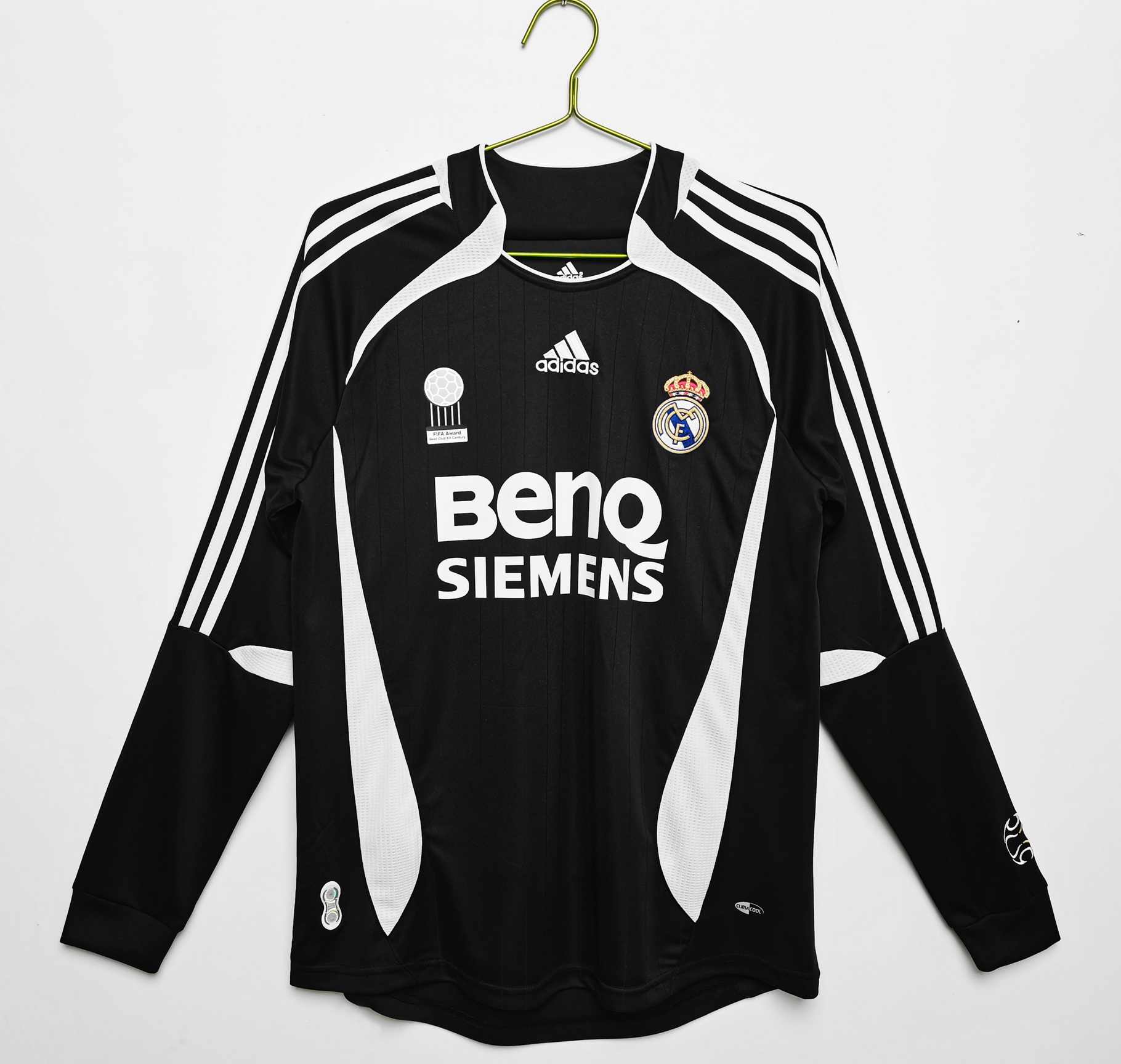 Long sleeves: 2006/07 Real Madrid 2 Away