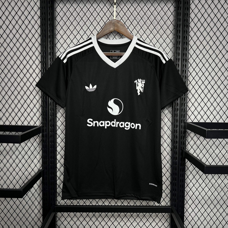 Manchester United 2024/25 Fourth goalkeeper Jersey