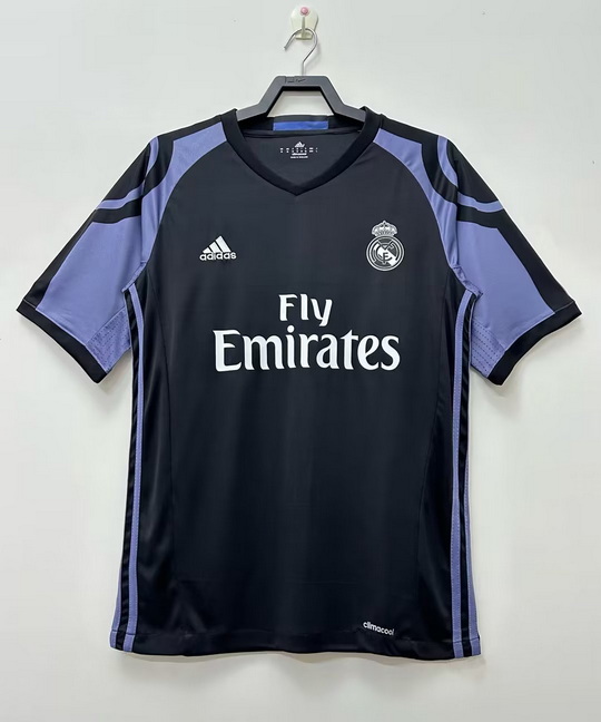 16-17 Real Madrid 2 Away