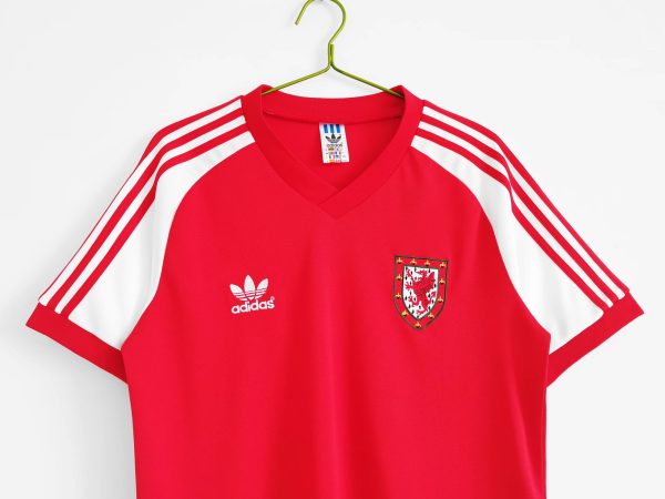 1982 Wales home - 图片 2
