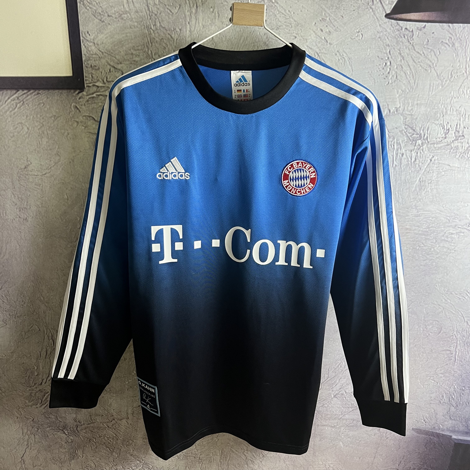 02-03 Bayern goalkeeper long sleeve