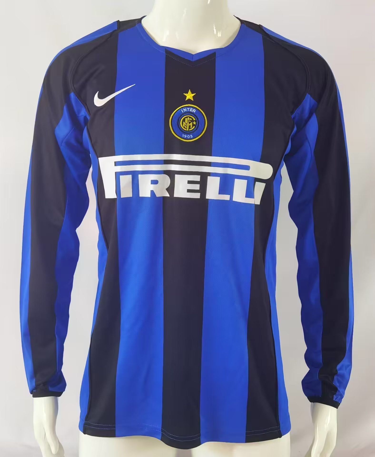 Long sleeves: 04-05 Inter Milan home