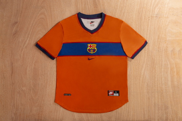 98/99 Barcelona 2 away