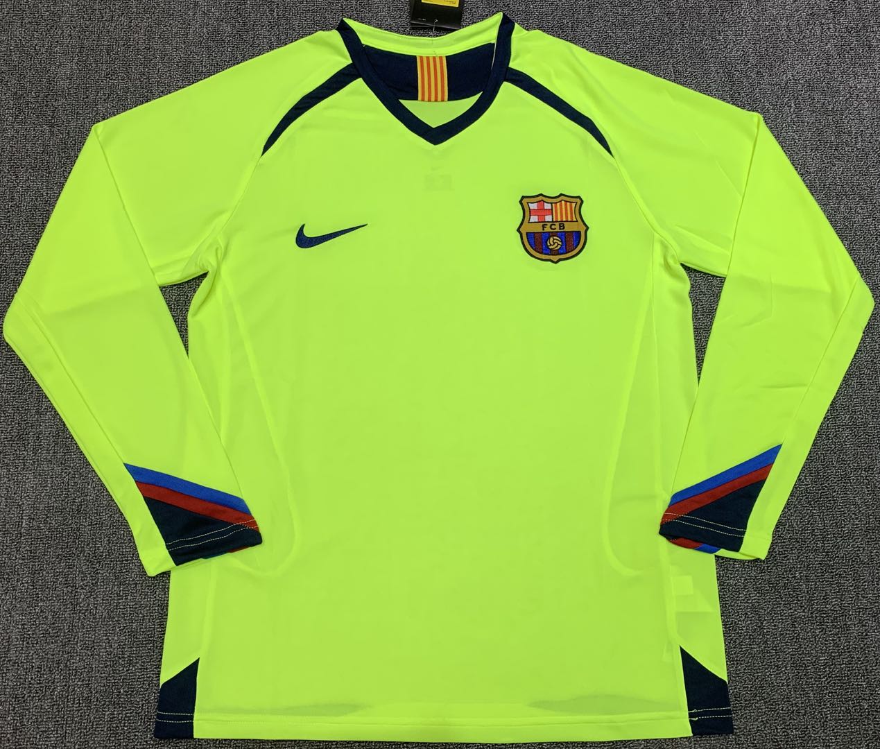 2005-06 Barcelona away long sleeves