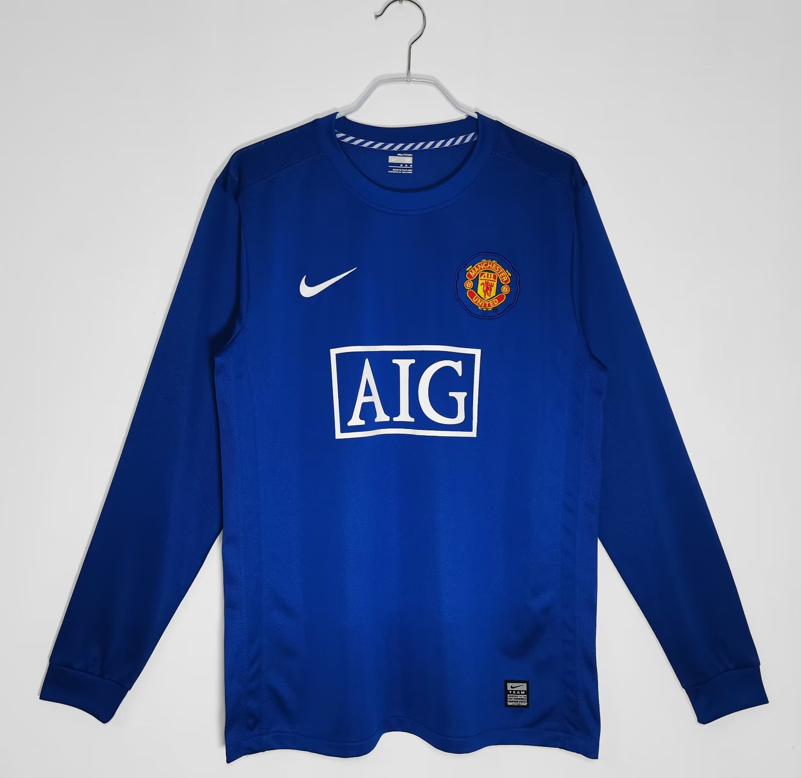 Long sleeves: 2008/09 Manchester United 2 away