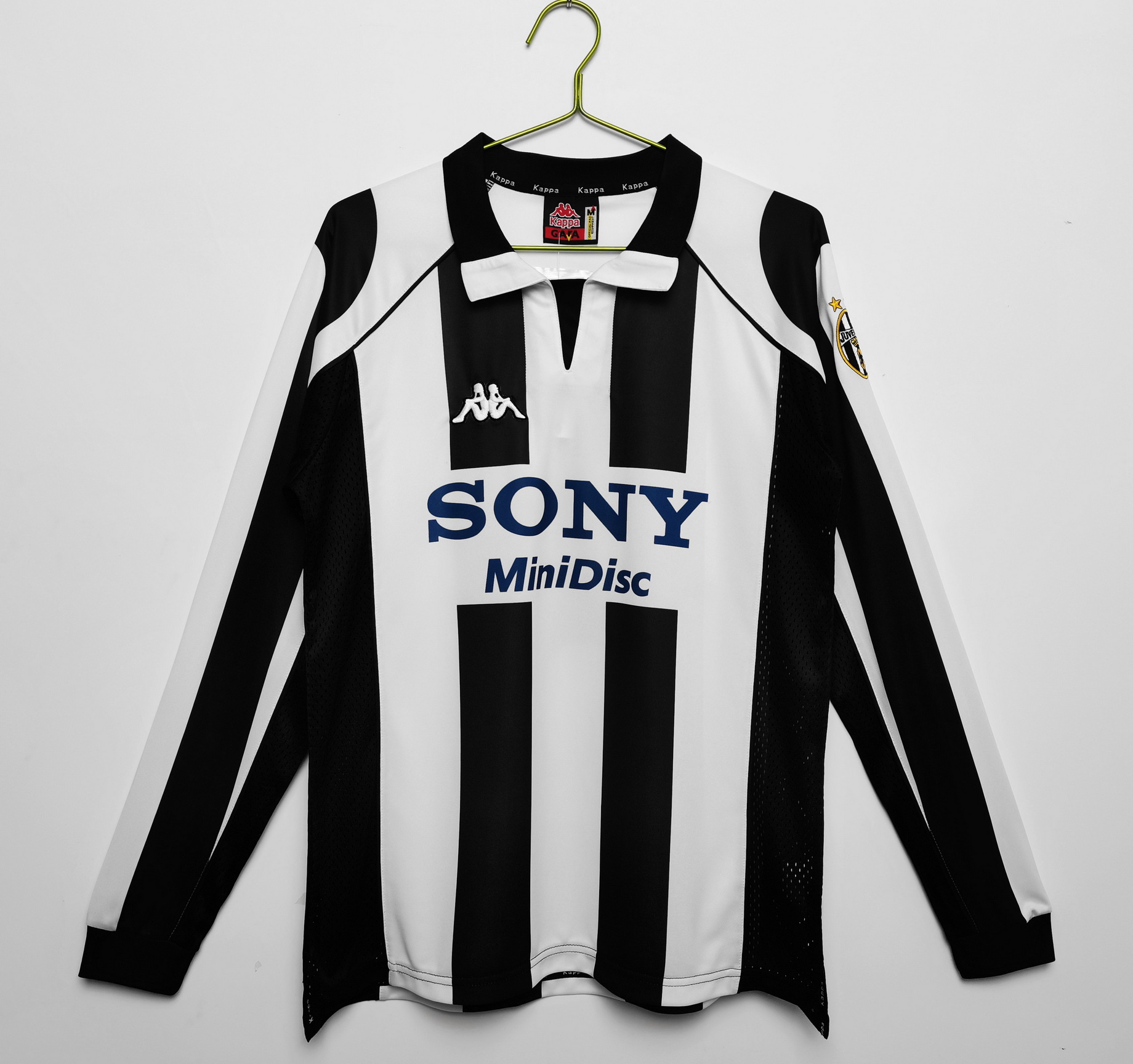 Long sleeves: 1997/98 Juventus home