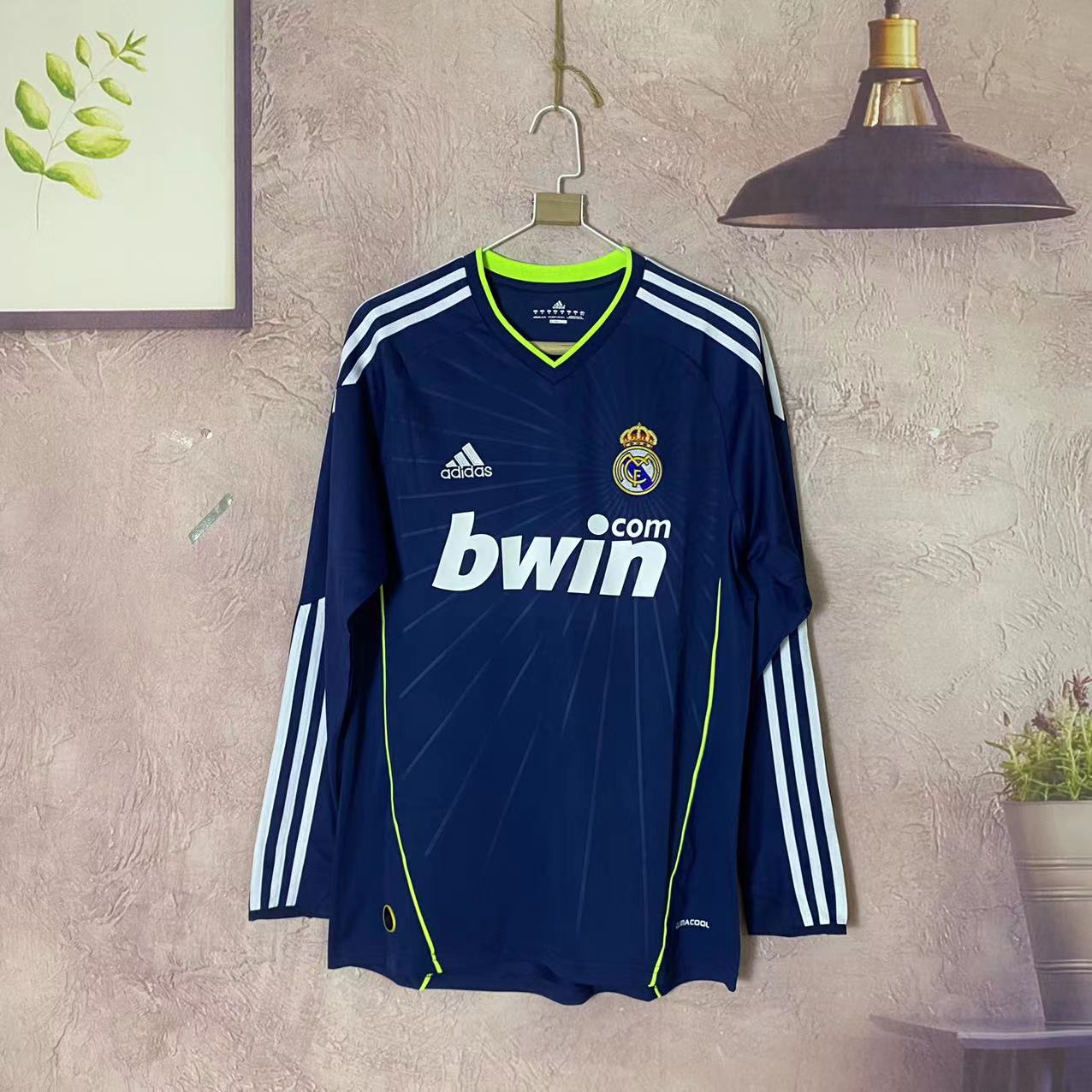 10/11 Real Madrid away long sleeve
