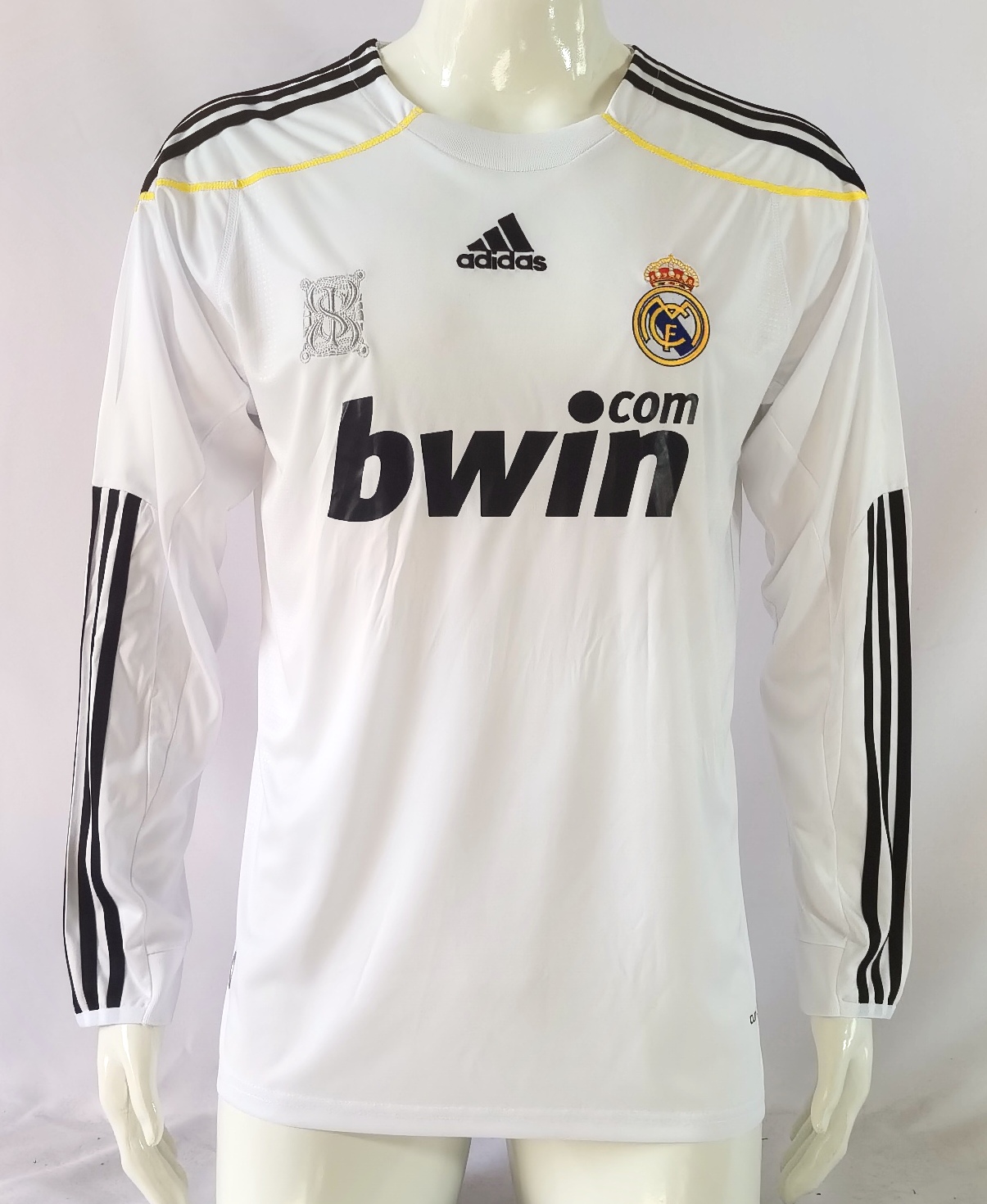 Long sleeves: 09-10 Real Madrid home