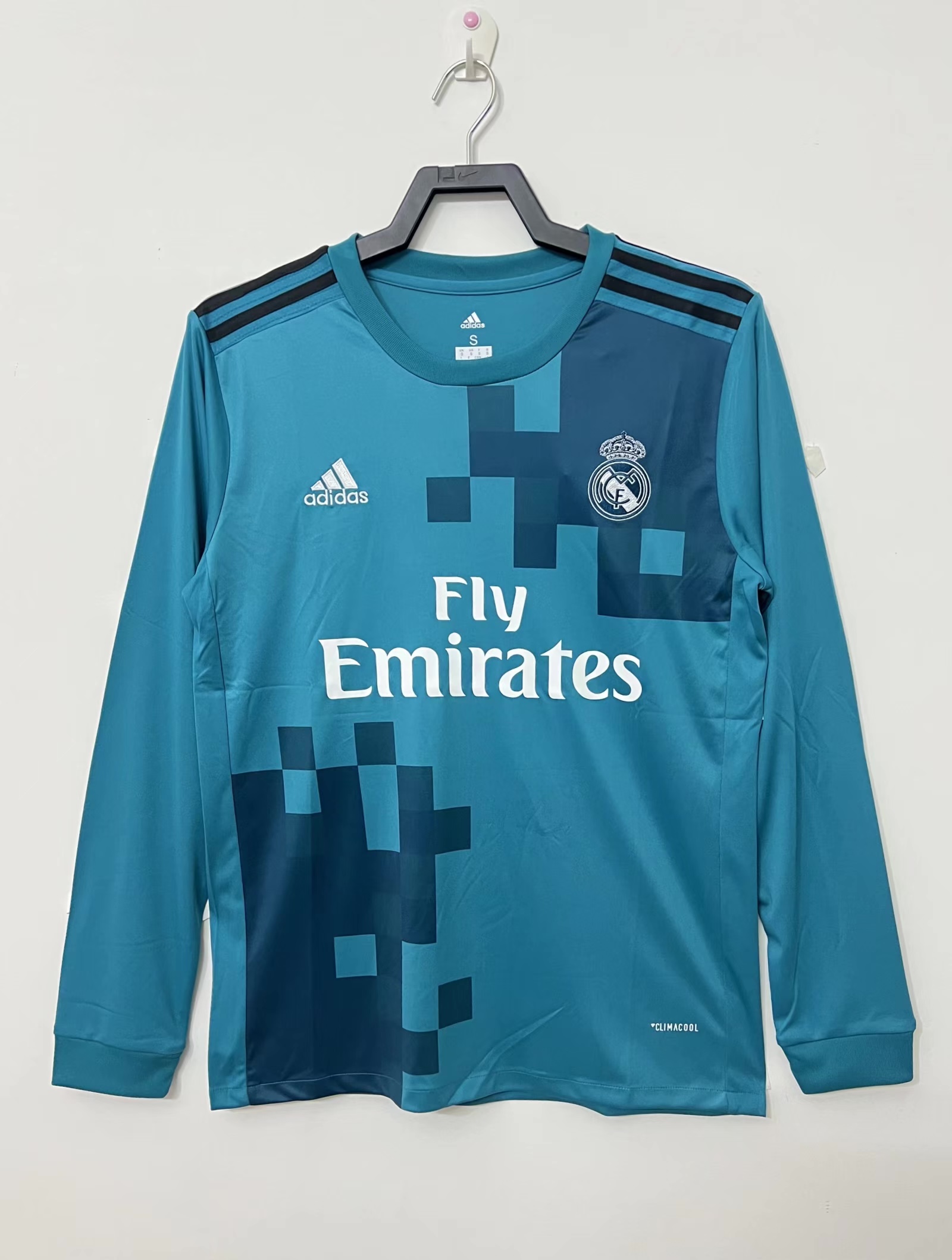17/18 Real Madrid 2 Away