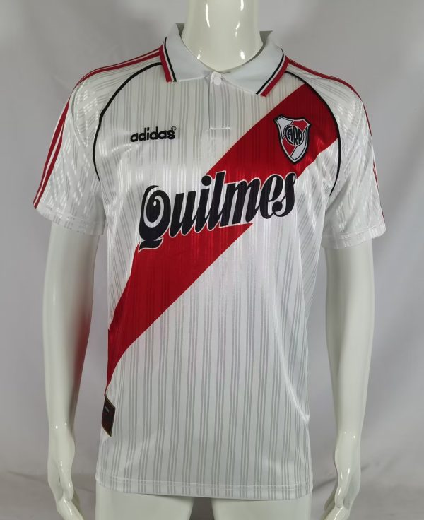 95-96 River Plate home