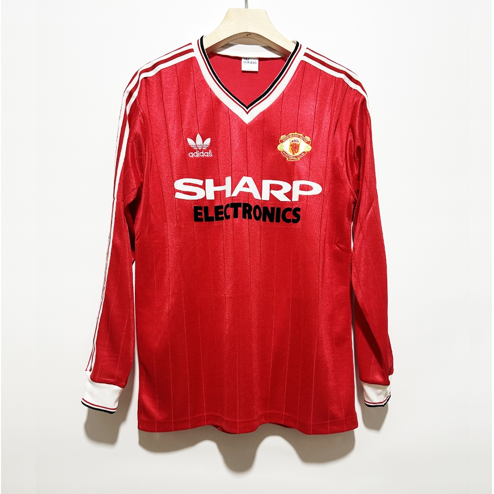 1982-- 83 Manchester united Home